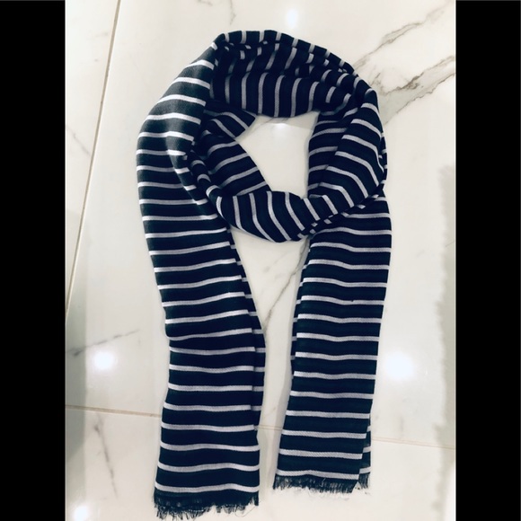 Buy three item .one free scarf 🧣👏🏻👏🏻 - Picture 12 of 15